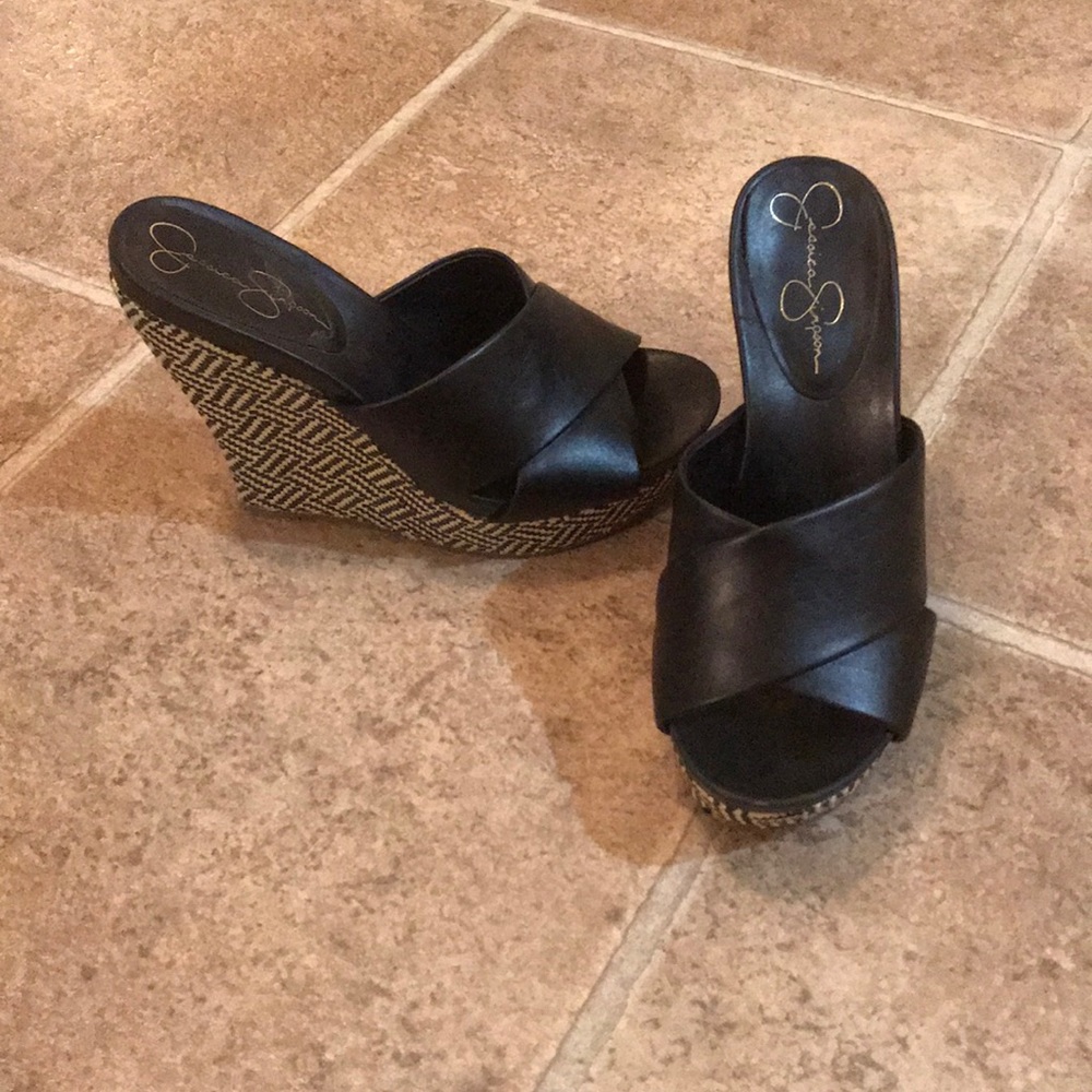 Black wedges